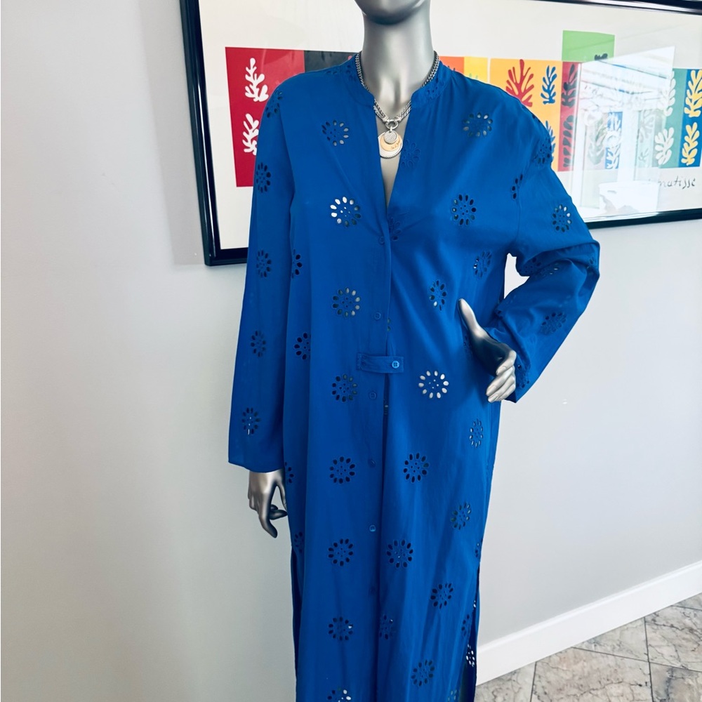 Zara of Paris / Vibrant Blue Eyelet Button-Up Dress or Duster - Picture 5 of 14